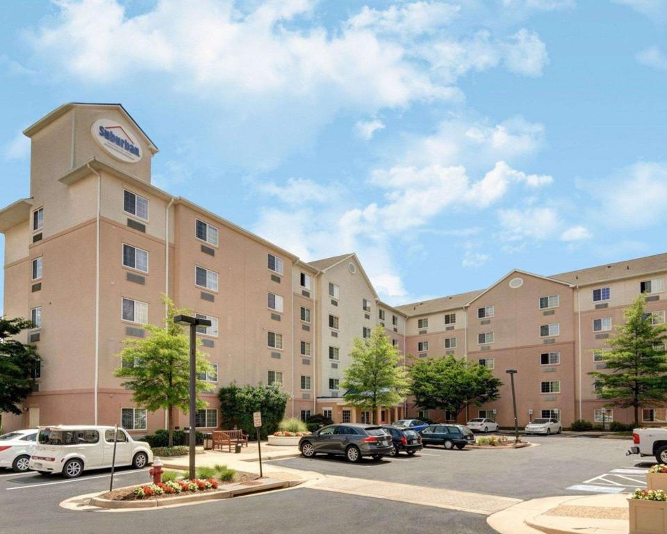 Suburban Studios - Sterling-Washington Dulles